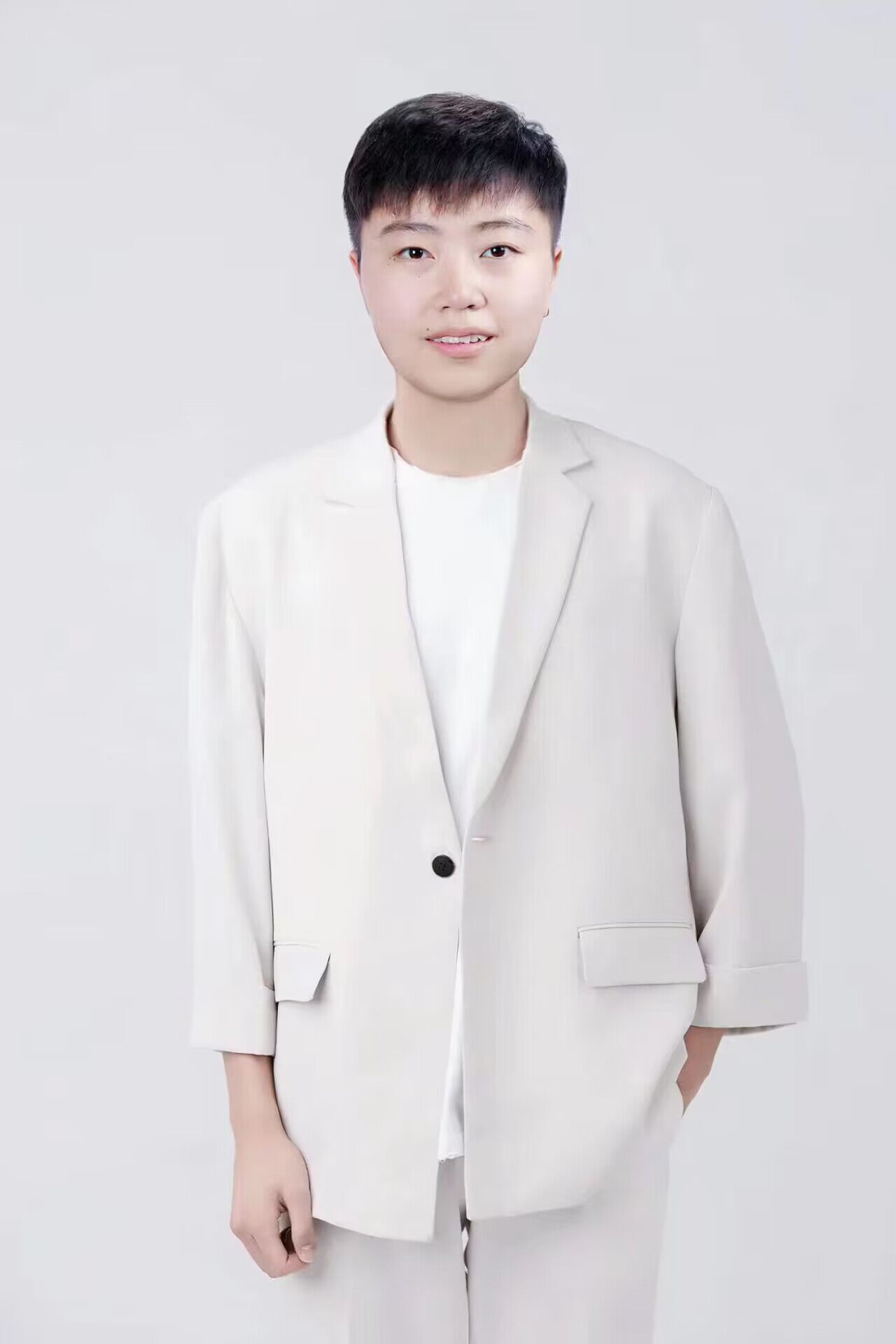 教师 靳笑然（图文）