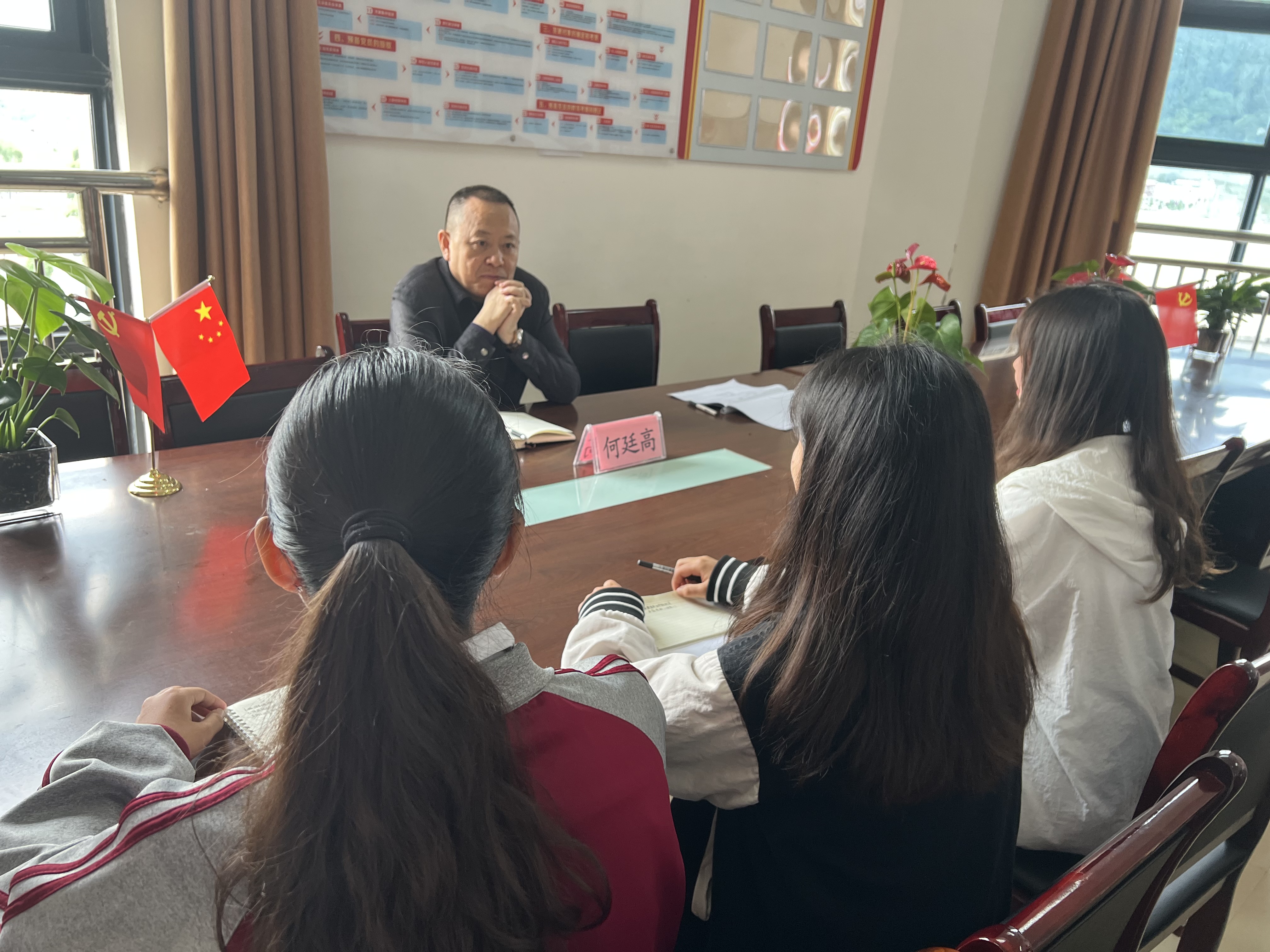 会计金融系五月第一次领导接访学生活动(图文)